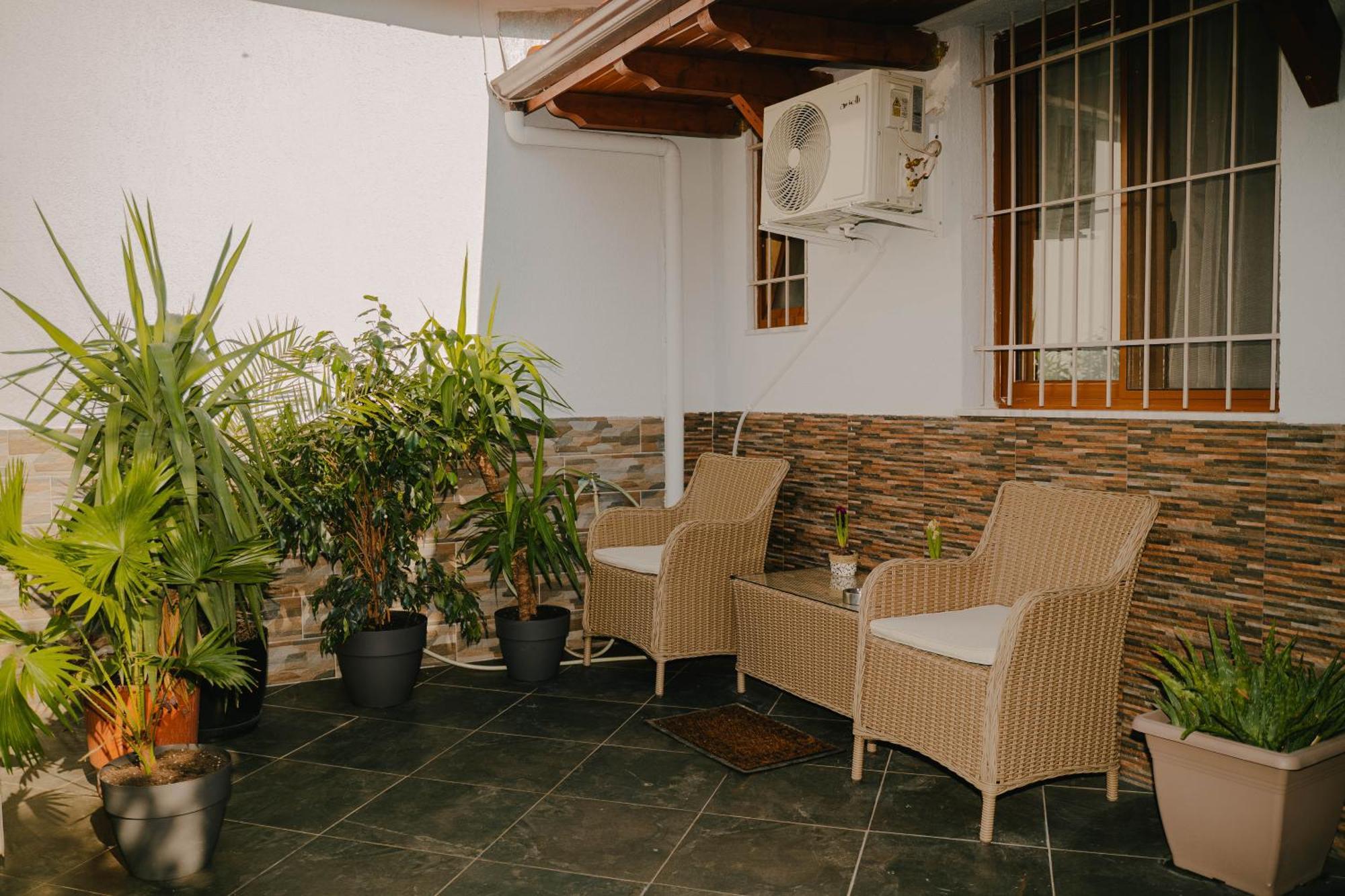 Peaceful Villa In New Bazaar Тирана Екстер'єр фото