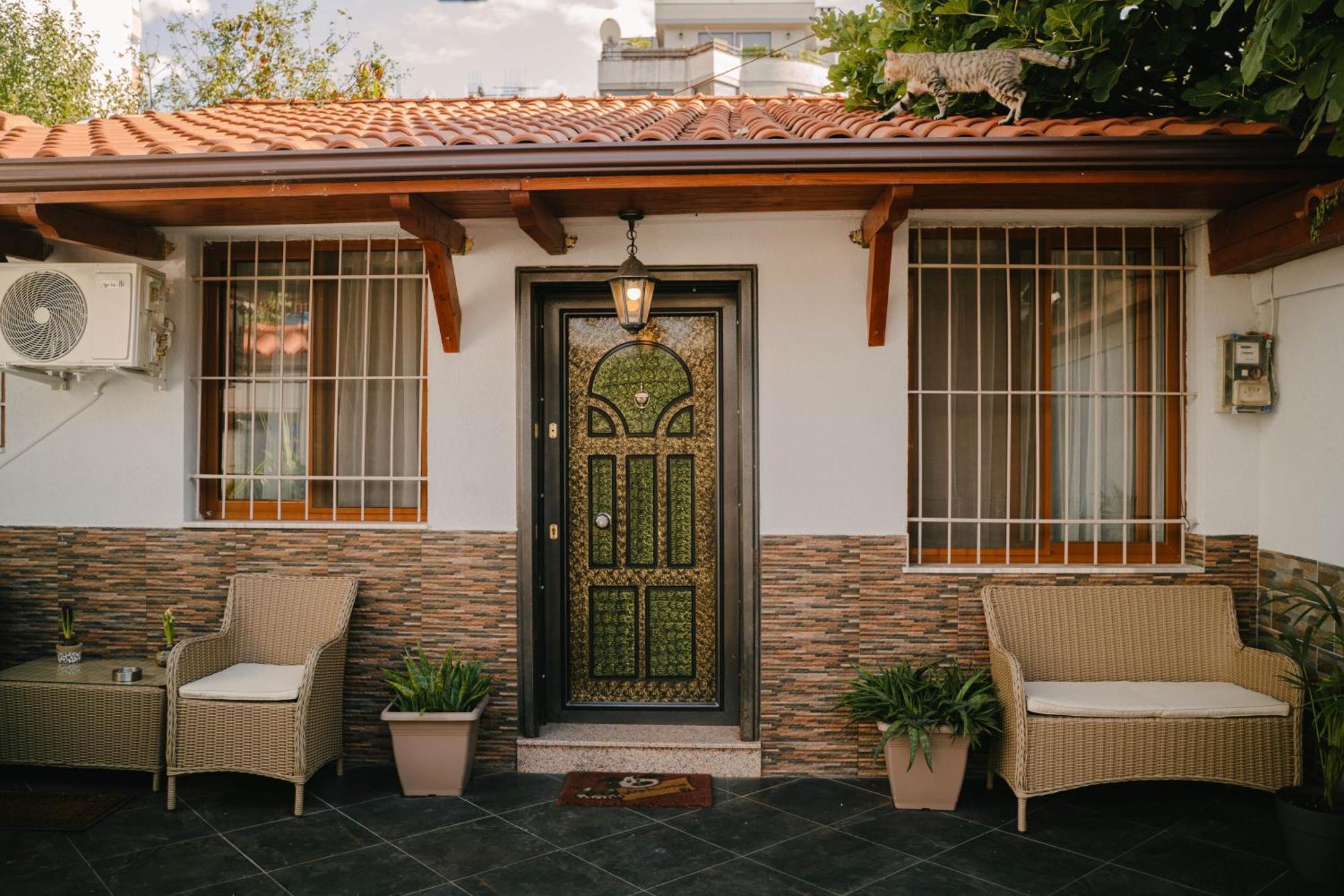 Peaceful Villa In New Bazaar Тирана Екстер'єр фото